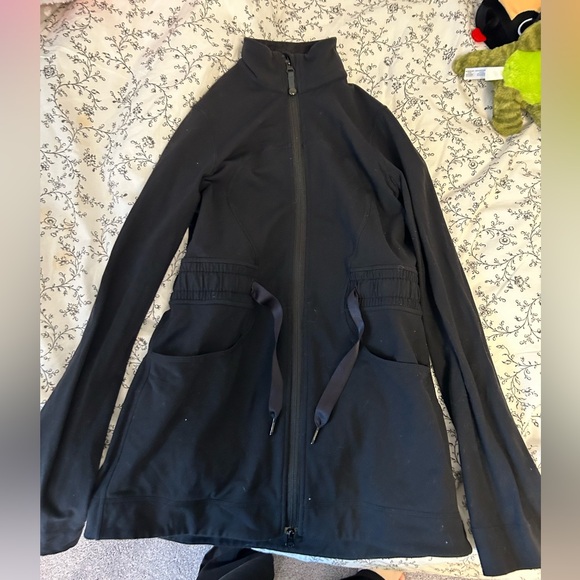 Lululemon yoga zip long sleeves sweater size 6 GUC - Picture 1 of 3